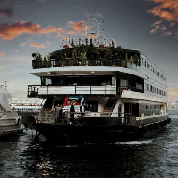 کشتی تفریحی امیرکبیر کیش 🚤🛳️🚢